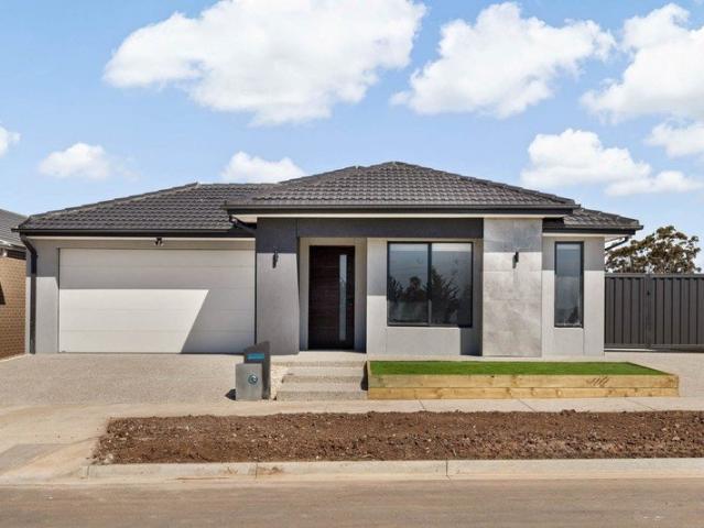 Prime Sunbury Living | Stylish Home with Rare 3m Side Access