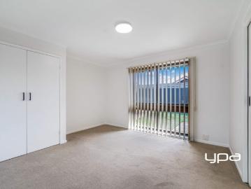 Sunbury, Macedon Ranges, Victoria - Parking