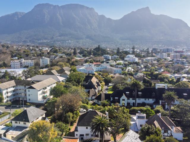 Prime Suburbs Rental opportunity Where Character Meets Convenience