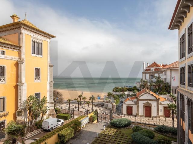 Primeira Linha de Mar Cascais Apartamento T2 Mobilado Novo para arrendar