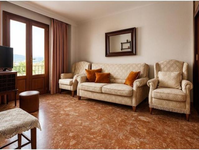 PRIMER PISO CON TERRAZA Y SOLARIUM ZONA ES BLANQUER