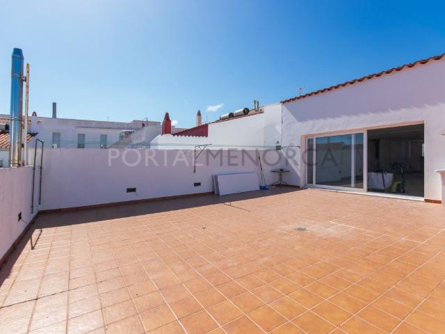 Primer piso con terraza en venta en el pueblo de Sant Lluis 45m² Sant Lluís