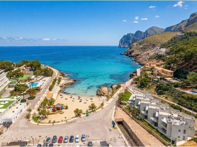 Primer piso frente al mar con azotea de 76m2 en Cala San Vicente