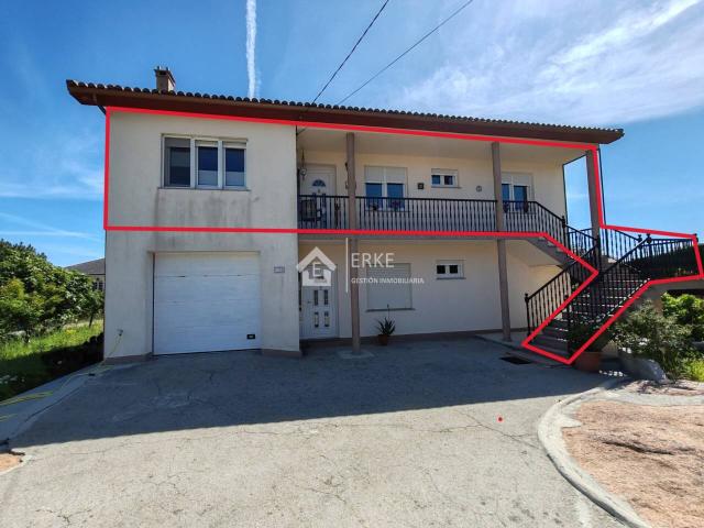 PRIMERA PLANTA Y DESVÁN EN CALDEBARCOS, CARNOTA