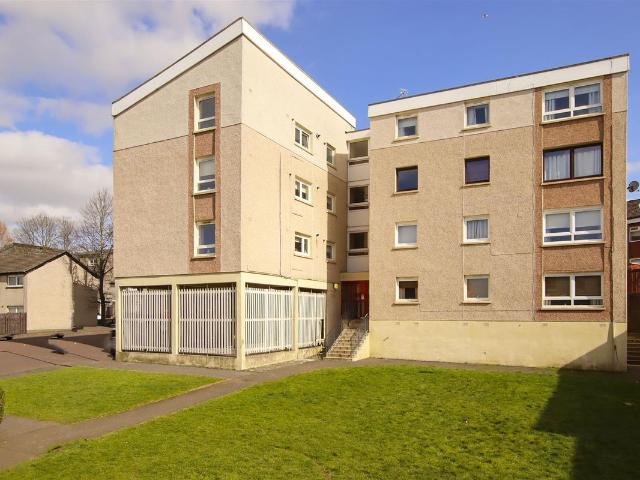 Primrose Crescent, Motherwell ML1, 2 bed flat to rent, £600 pcm | PrimeLocation