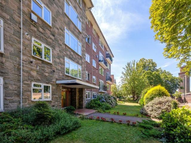 Primrose House, 264 Kew Road, Kew. 2 bed flat to rent £2,500 pcm £577 pw