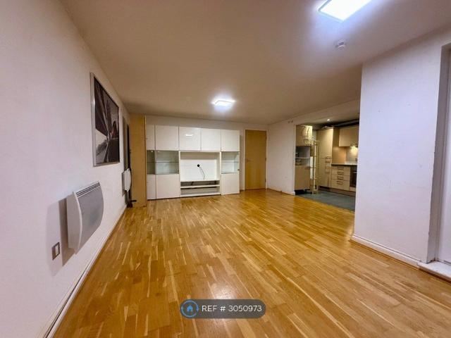 Primrose Place, Isleworth TW7, 2 bed flat to rent, £2,000 pcm | PrimeLocation