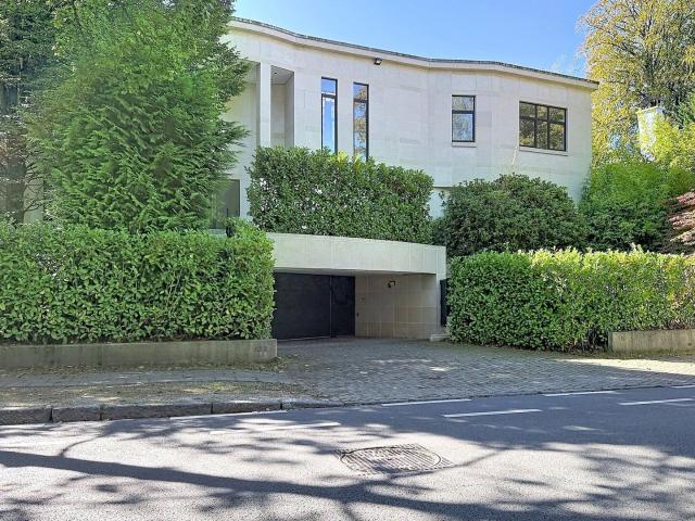 Prince d'Orange: Sublime refurbished semi detached villa