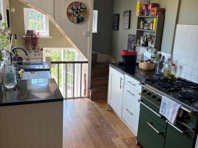 Prince Edwards Road, Lewes BN7 3 bed semi detached house to rent £2,250 pcm £519 pw