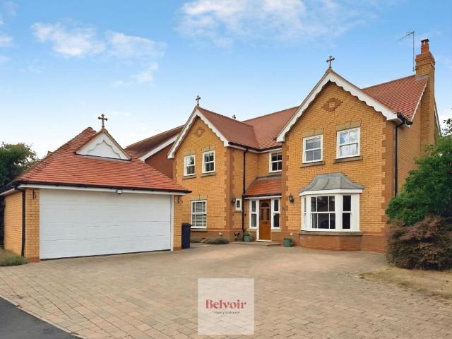Prince Henrys Close, Greenhill. 5 bed detached house to rent £2,500 pcm £577 pw