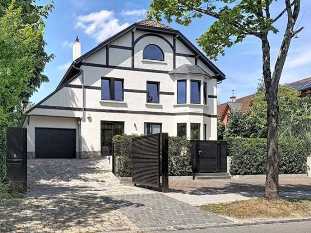 Prince of Orange: Sublime 1930 villa completely renovated
