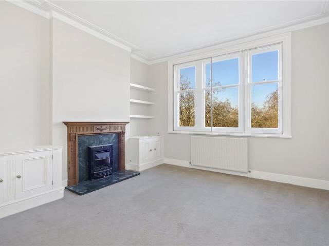 Prince of Wales Drive, Battersea. 3 bed flat to rent £5,475 pcm £1,263 pw