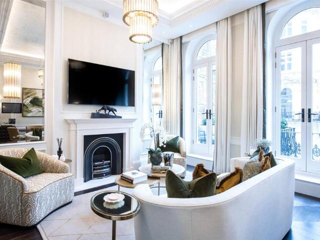 Prince Of Wales Terrace, Kensington. 2 bed apartment to rent £13,390 pcm £3,090 pw