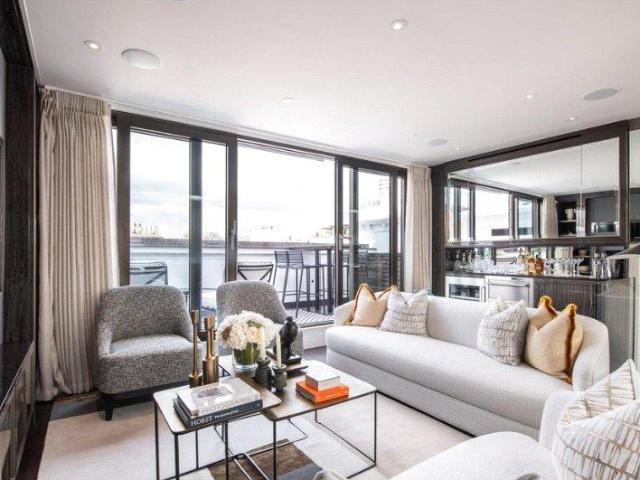 Prince of Wales Terrace, London W8 3 bed duplex to rent £17,853 pcm £4,120 pw