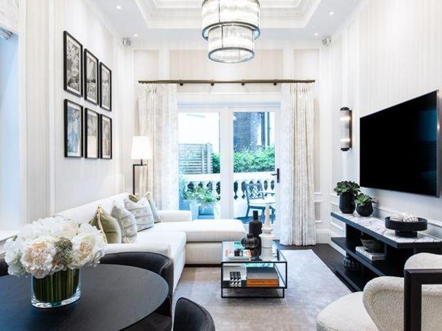 Prince Of Wales Terrace, London W8 2 bed apartment to rent £15,600 pcm £3,600 pw