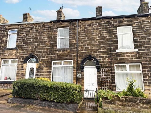 Prince Street, Silsden 2 bed terraced house to rent £750 pcm £173 pw