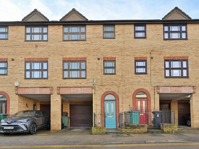 Prince Street WD17, Watford, 3 bed terraced house to rent, £1,950 pcm | PrimeLocation