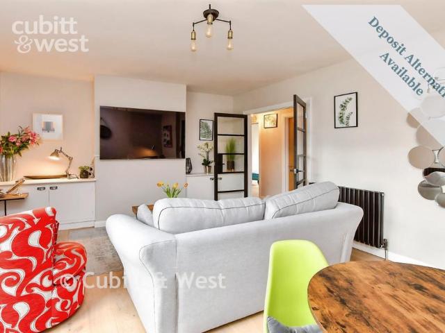 Prince Regents Close, Brighton, BN2 3 bed ground floor flat to rent £1,800 pcm £415 pw