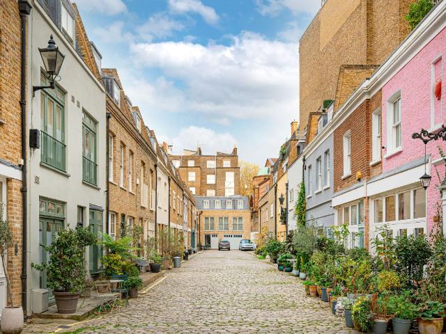 Princes Mews, London W2, 2 bed terraced house to rent, £6,000 pcm | PrimeLocation