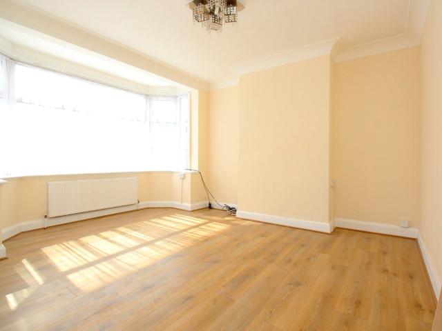 Princes avenue, London, NW9