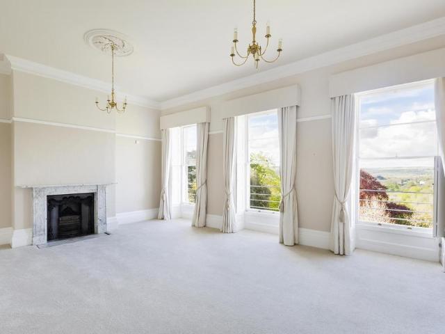 Princes Buildings, Clifton, BS8 2 bed flat to rent £2,150 pcm £496 pw