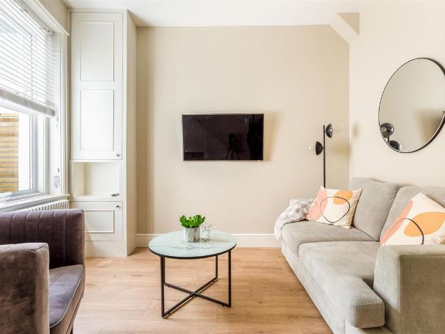 Princes Crescent, Brighton BN2, 1 bed flat to rent, £1,600 pcm | PrimeLocation