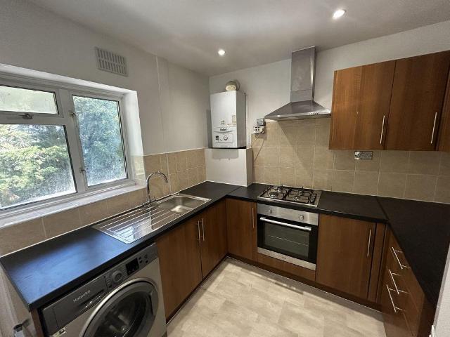 Princes Drive, Harrow 2 bed apartment to rent £1,699 pcm £392 pw