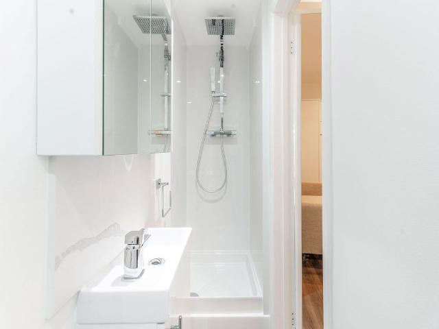 Princes Gate, Kensington SW7, Studio to rent, £2,059 pcm | PrimeLocation