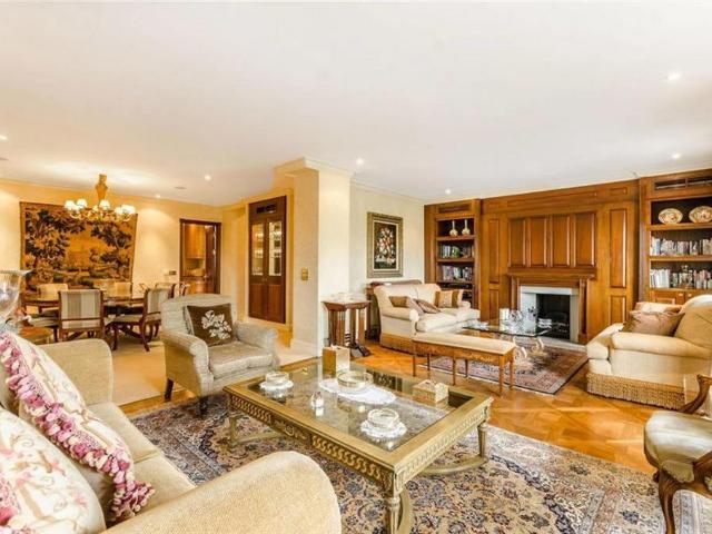 Princes Gate, London SW7 4 bed flat to rent £11,500 pcm £2,654 pw