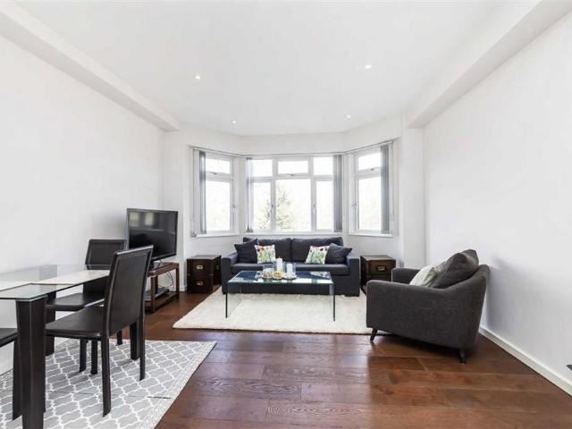 Prince's Gate, London SW7 1 bed flat to rent £3,150 pcm £727 pw