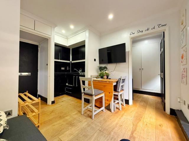 Princes Gate, London SW7, 1 bed flat to rent, £2,199 pcm | PrimeLocation