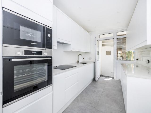 Princes Gate, London SW7, 3 bed flat to rent, £6,700 pcm | PrimeLocation