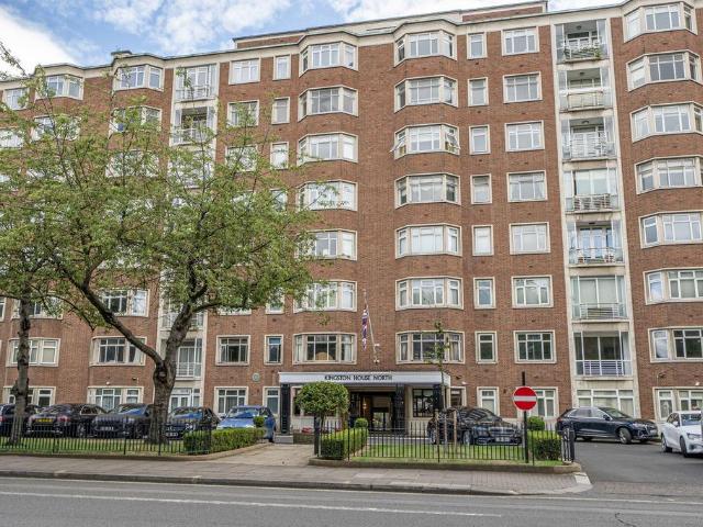 Princes Gate, South Kensington. 4 bed flat to rent £24,999 pcm £5,769 pw