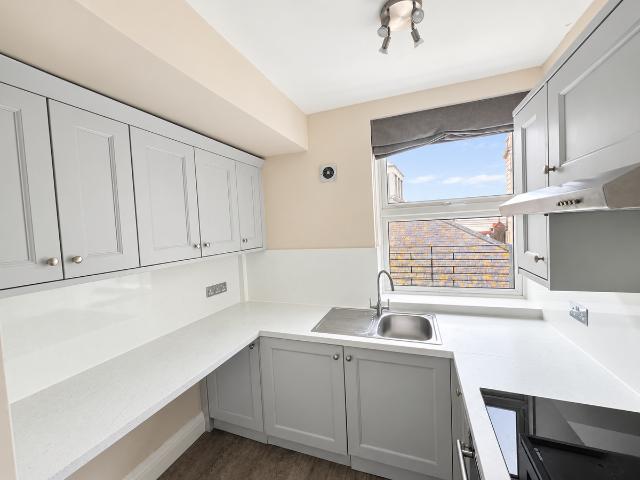 Princes Place, Brighton BN1, 1 bed flat to rent, £2,000 pcm | PrimeLocation