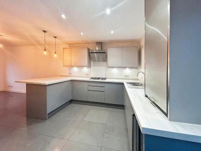 Princes Reach, Preston PR2 3 bed terraced house to rent £1,195 pcm £276 pw
