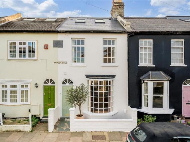 Princes Road, London SW14 3 bed terraced house to rent £3,800 pcm £877 pw