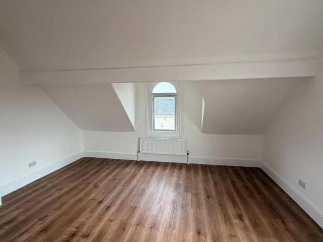 Princes Road, Middlesbrough, TS1 4BE 2 bed flat to rent £800 pcm £185 pw