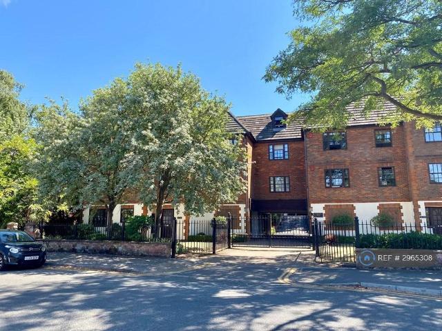 Princes Road, Weybridge, KT13 1 bed flat to rent £1,550 pcm £358 pw