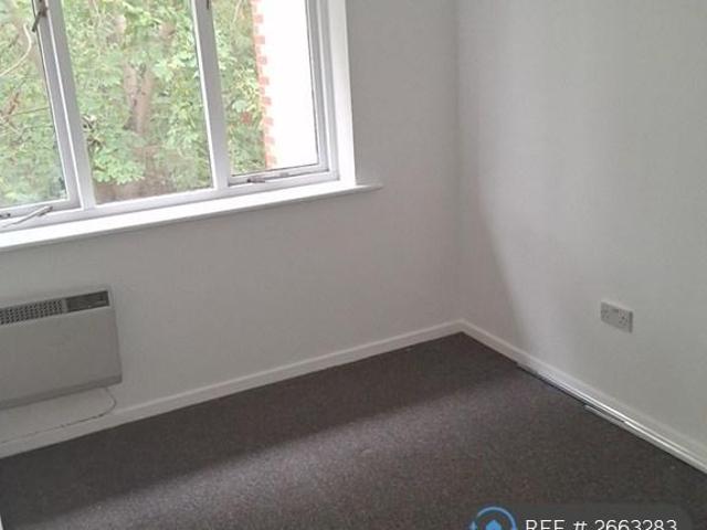 Princes St, Peterborough, PE1 2 bed flat to rent £1,050 pcm £242 pw