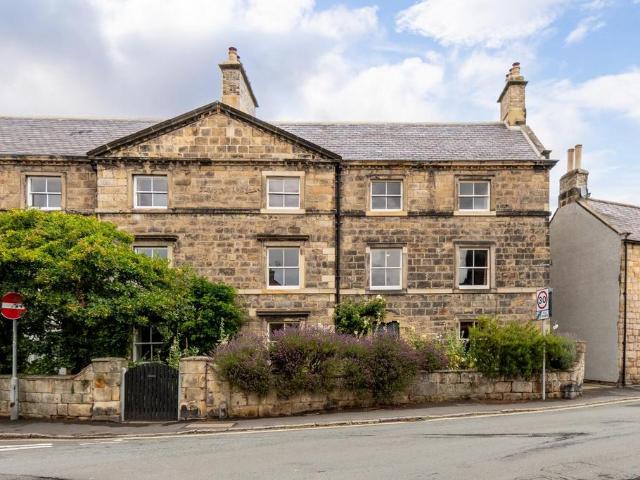 Princes Street, Corbridge, NE45 5 bed townhouse to rent £2,750 pcm £635 pw