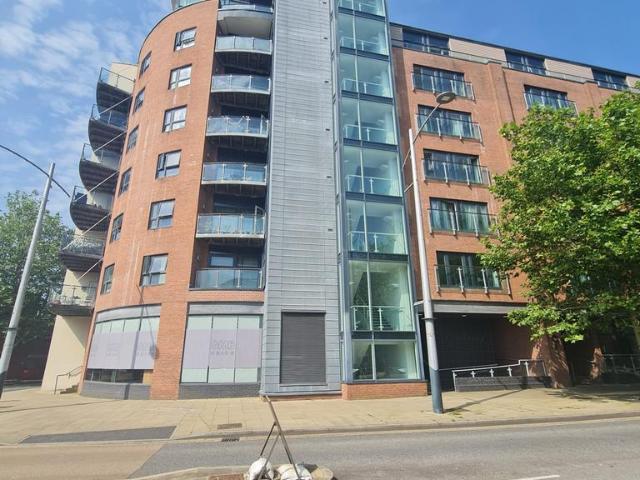 Princess Way, Swansea SA1 2 bed flat to rent £1,000 pcm £231 pw