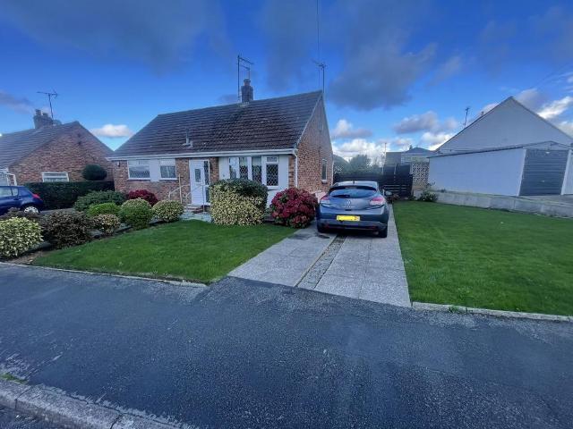 Princess Avenue, Colwyn Bay, LL28 2 bed detached bungalow to rent £1,200 pcm £277 pw