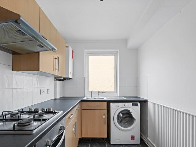 Princess Close, Gedling, Nottingham NG4, 1 bed flat to rent, £675 pcm | PrimeLocation
