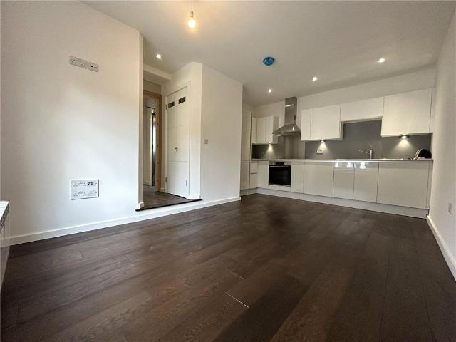 Princess Crescent, London, N4 1 bed apartment to rent £9,208 pcm £2,125 pw