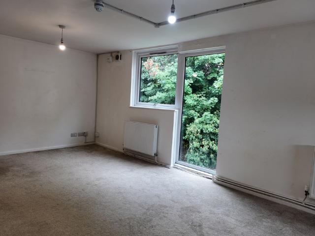 Princess Mary Avenue, Gillingham ME4, 2 bed flat to rent, £1,400 pcm | PrimeLocation