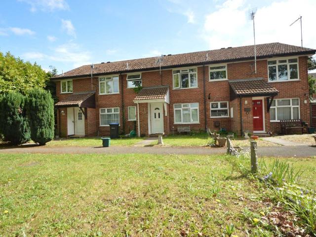 Princess Marys Road, Addlestone KT15, 1 bed maisonette to rent, £1,295 pcm | PrimeLocation