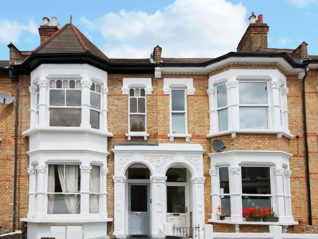 Princess May Road, London N16, 2 bed flat to rent, £2,095 pcm | PrimeLocation