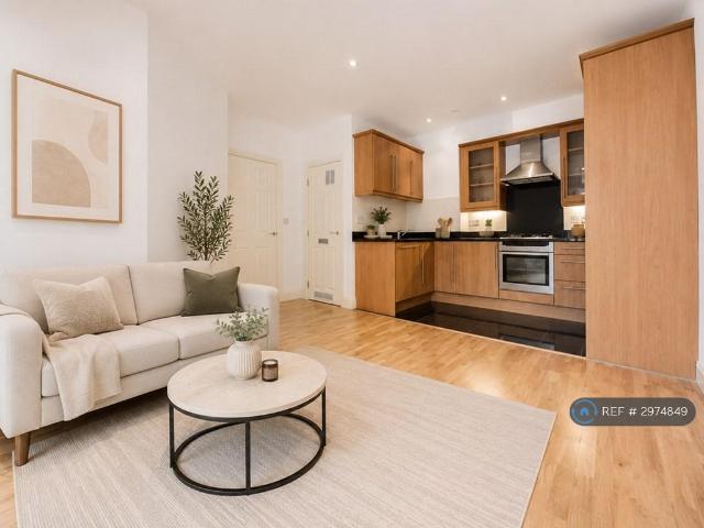 Princess Park Manor East Wing. 1 bed flat to rent £1,550 pcm £358 pw