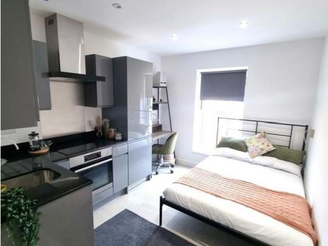 princess paulyn Has an Apartment