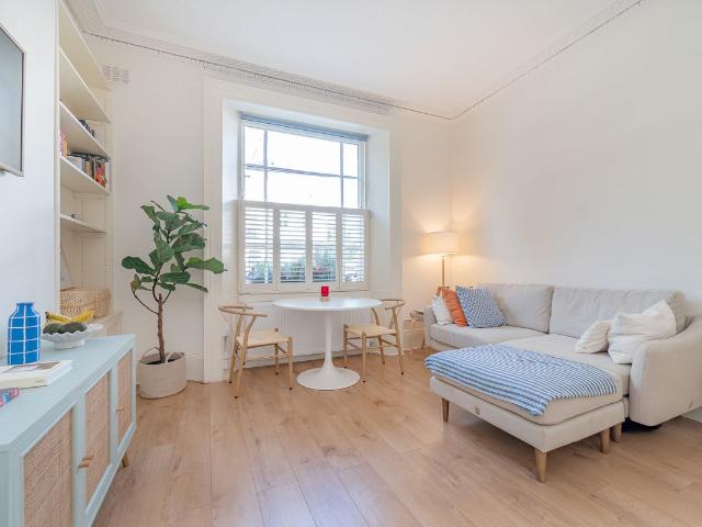 Princess Road, Primrose Hill NW1, 2 bed flat to rent, £3,000 pcm | PrimeLocation